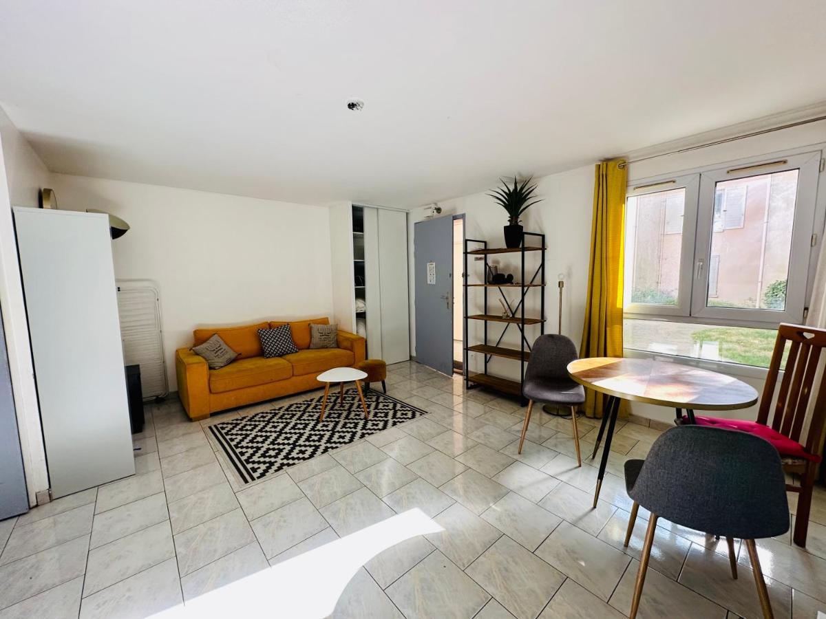 Appartement Eco 6 Personnes มานี-เลอ-องเกรอ ภายนอก รูปภาพ