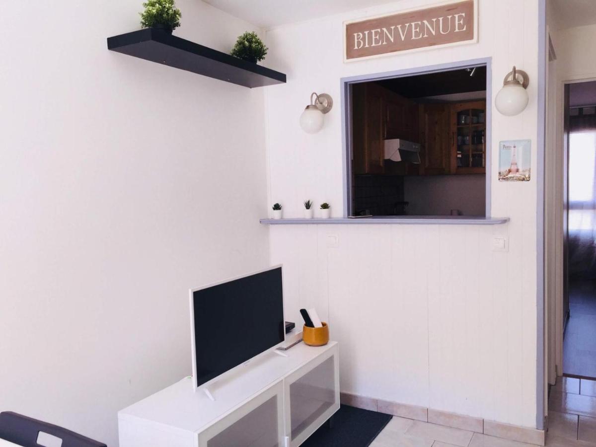 Appartement Eco 6 Personnes มานี-เลอ-องเกรอ ภายนอก รูปภาพ